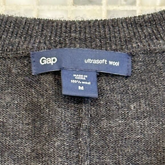 Gap Women’s Wool Dark Gray Fitted Long Sleeve V Neck Sweater - Picture 3 of 12
